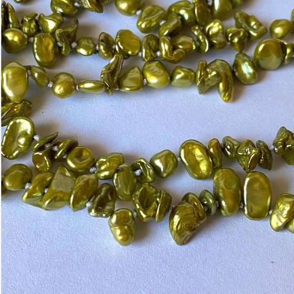 Pistachio colored keshi Pearl necklace - Picture 4 of 6